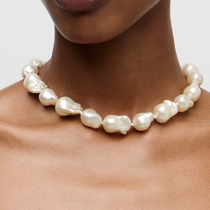 Learn how to style a pearl necklace