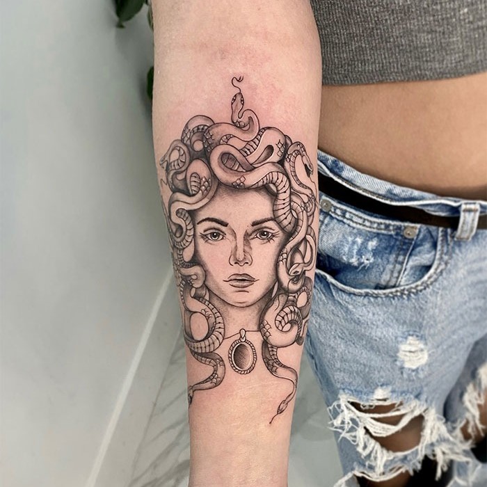 what is the meaning of a medusa tattoo