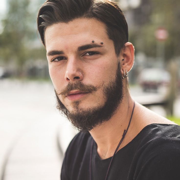 horizontal eyebrow ring